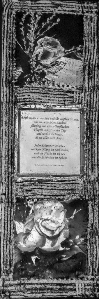 schwarzweiß Collage mit Rosen und Gedicht von Rilke