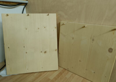 fertige Seitenwände Beistelltisch mit Holzdübeln