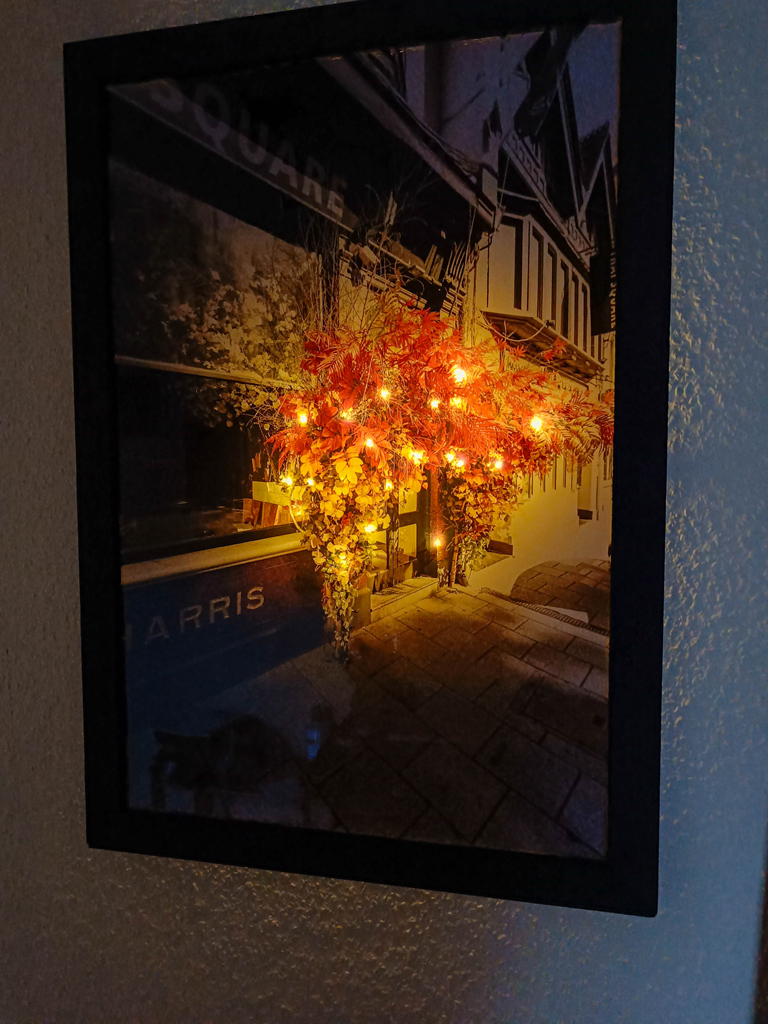 Foto mit LED-Beleuchtung hinter Acrylglas