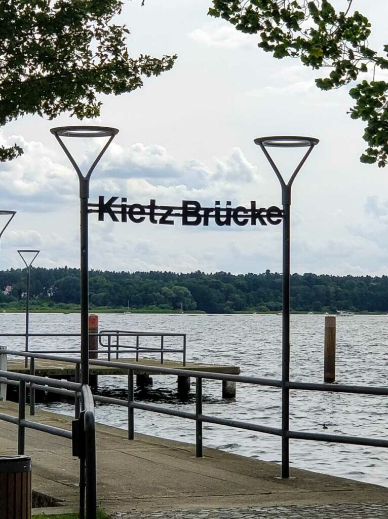 Anlegestelle Kietz-Brücke in Waren an der Müritz