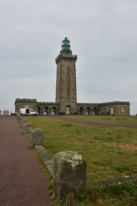 Landansicht Leuchtturm Cap Frehel Bretagne