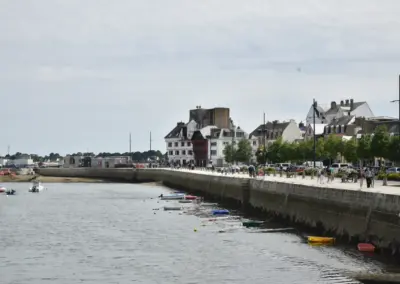 Hafenpromenade in Concarneau Bretagne