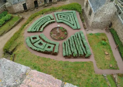 Ansicht Hofgarten in der Burg Fort La Latte